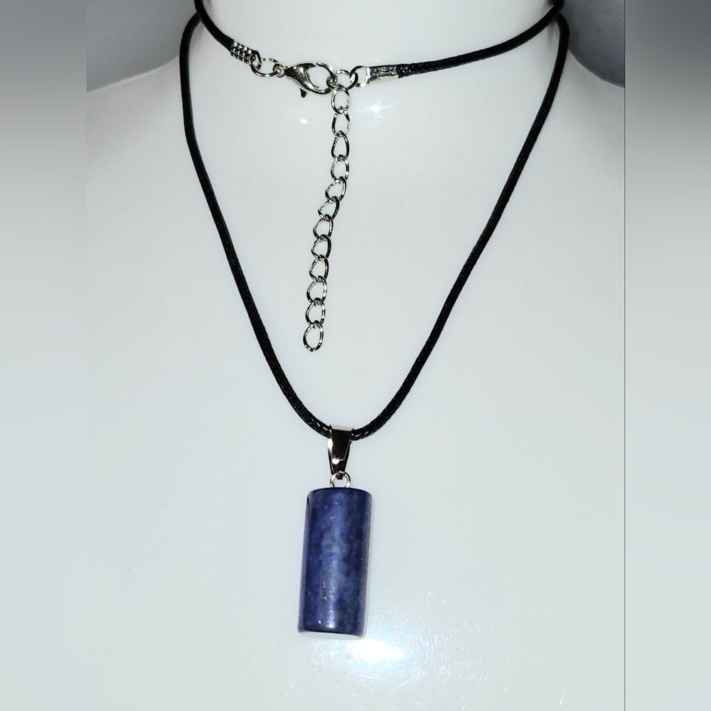 Lapis Lazuli Blue Cylinder Stone Pendant Necklace - Unbranded - Picture 2 of 3